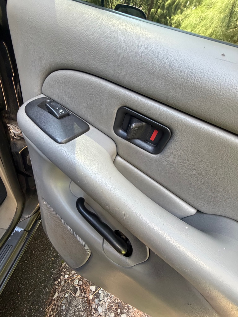Photo 37 of this CHEVROLET TAHOE