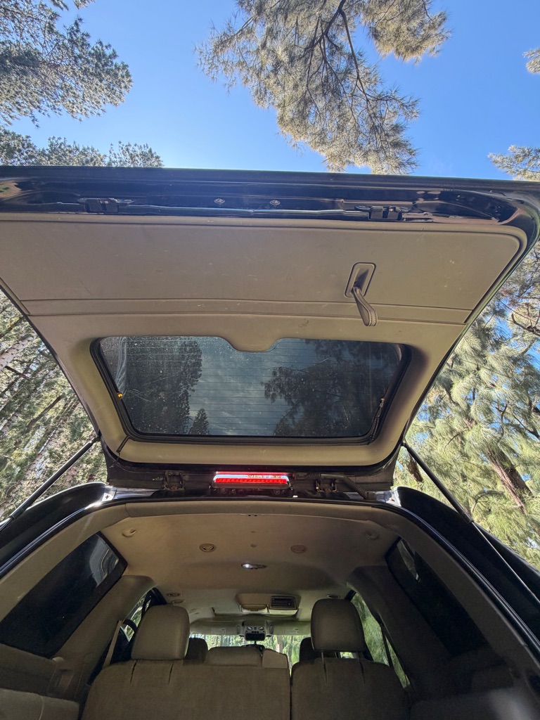 Photo 34 of this CHEVROLET TAHOE