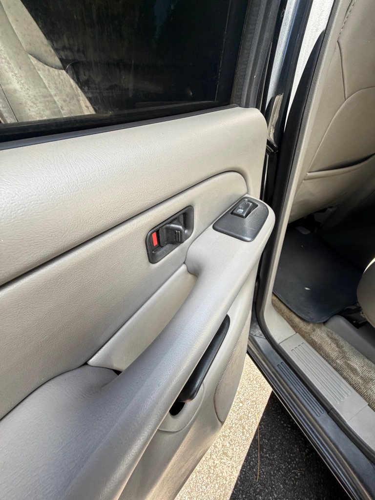 Photo 15 of this CHEVROLET TAHOE