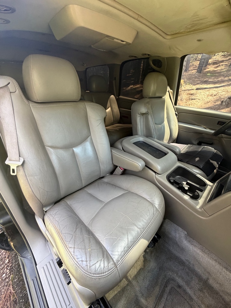 Photo 48 of this CHEVROLET TAHOE
