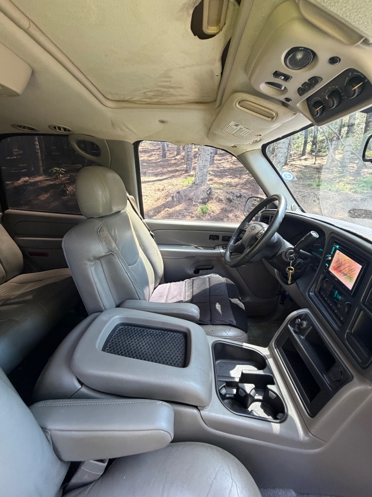 Photo 47 of this CHEVROLET TAHOE