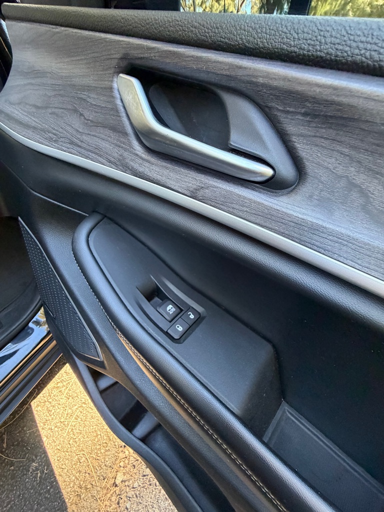 Photo 39 of this JEEP GRAND CHEROKEE