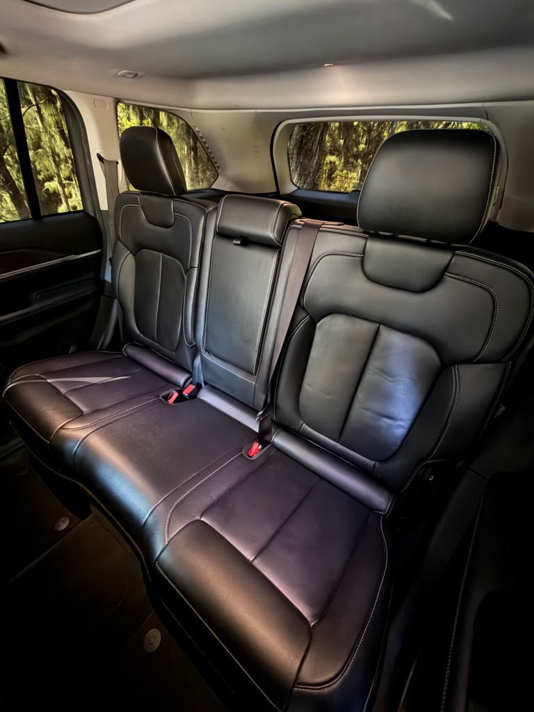 Photo 18 of this JEEP GRAND CHEROKEE