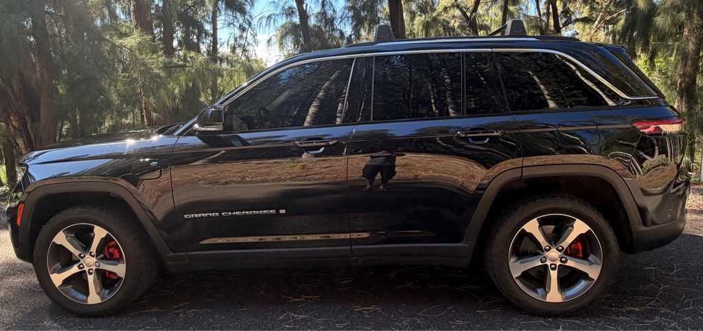 Photo 2 of this JEEP GRAND CHEROKEE