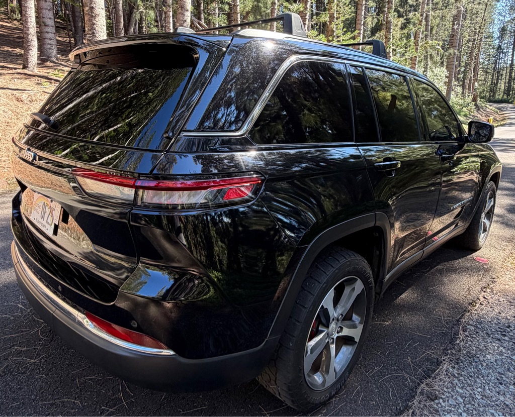 Photo 5 of this JEEP GRAND CHEROKEE