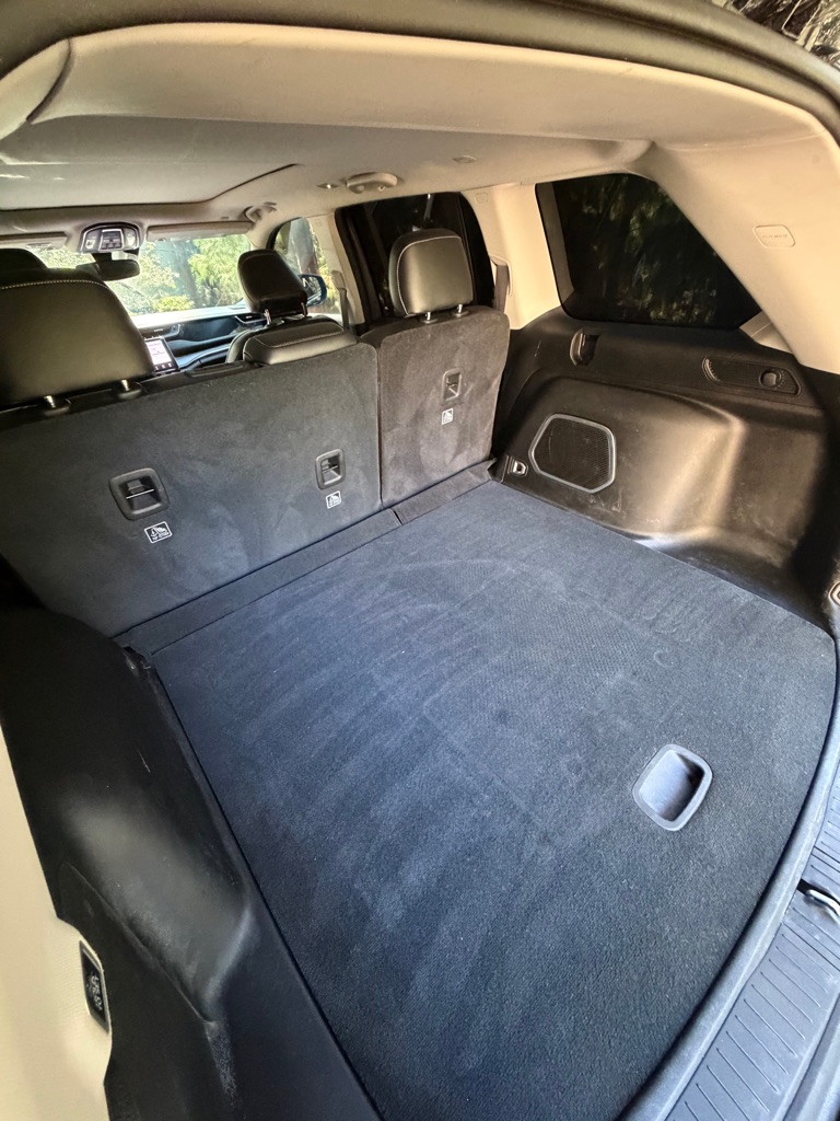 Photo 30 of this JEEP GRAND CHEROKEE