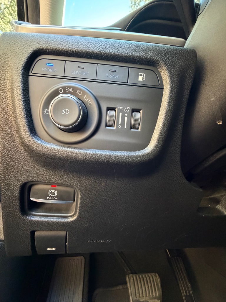 Photo 50 of this JEEP GRAND CHEROKEE