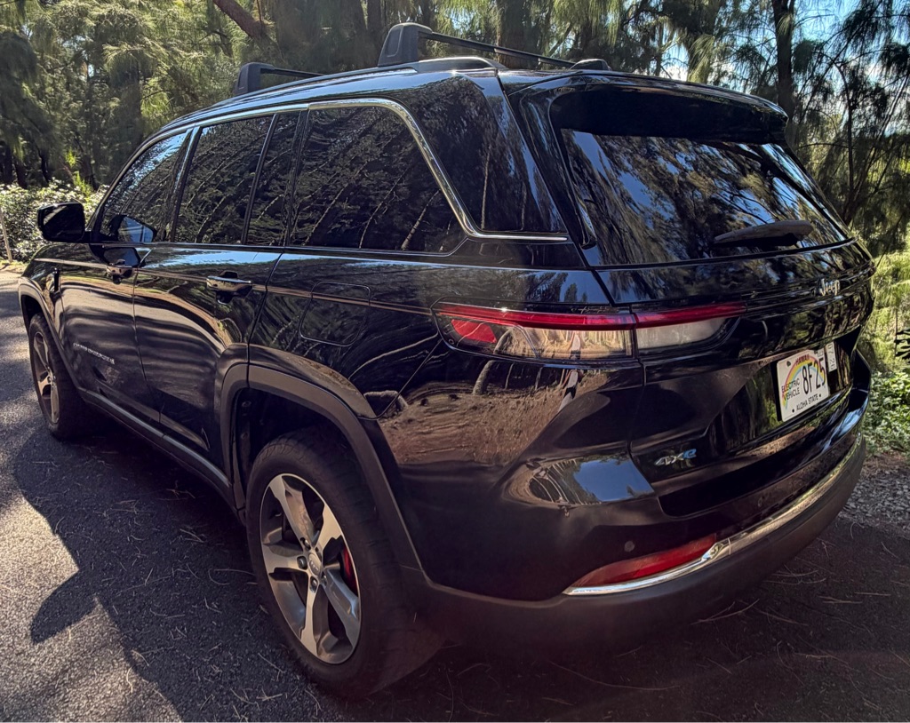 Photo 3 of this JEEP GRAND CHEROKEE