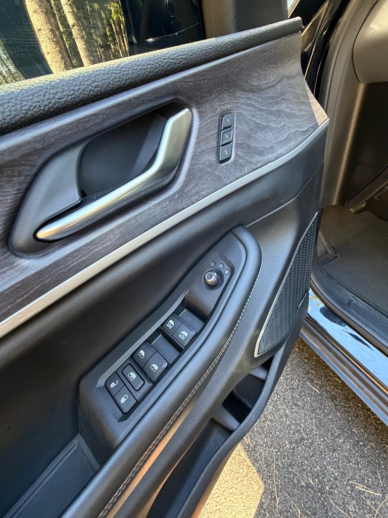 Photo 13 of this JEEP GRAND CHEROKEE