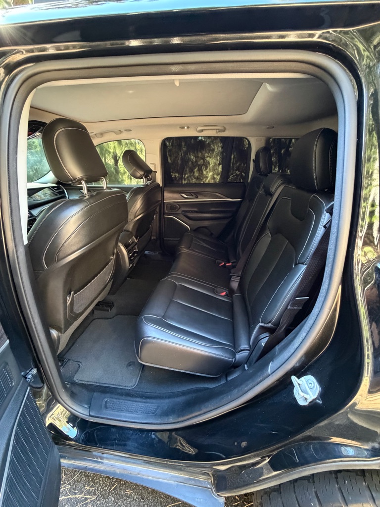 Photo 22 of this JEEP GRAND CHEROKEE