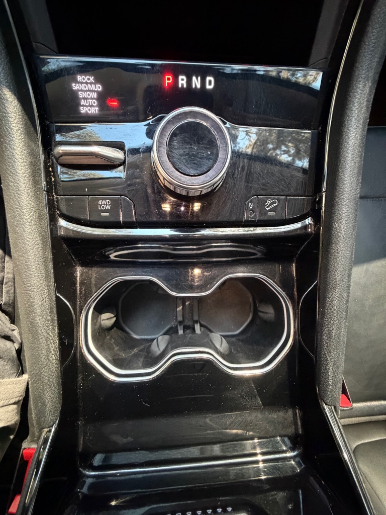 Photo 48 of this JEEP GRAND CHEROKEE