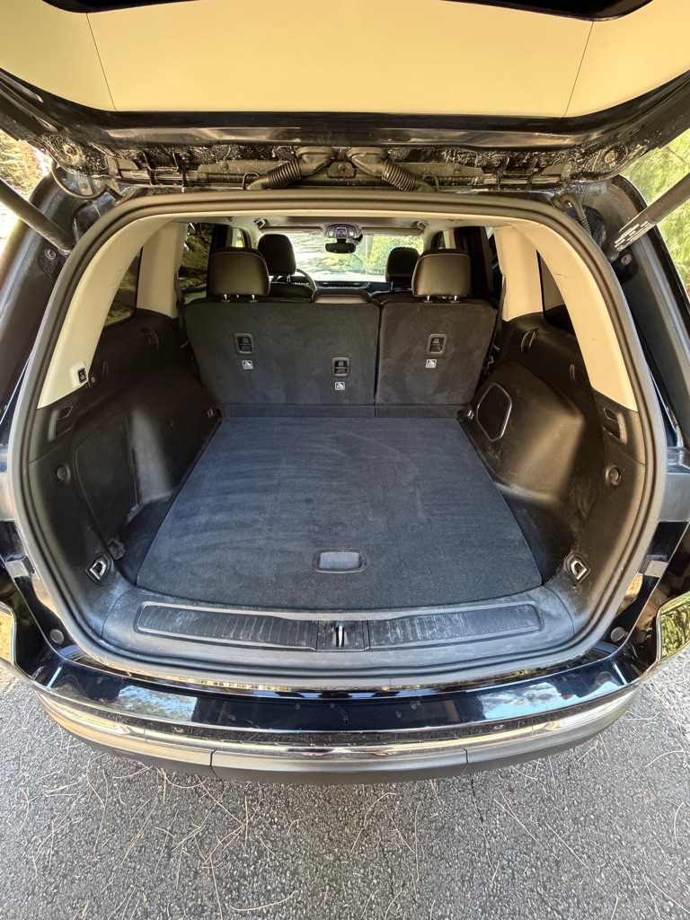 Photo 27 of this JEEP GRAND CHEROKEE