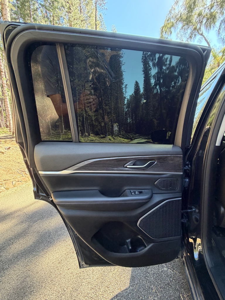 Photo 20 of this JEEP GRAND CHEROKEE
