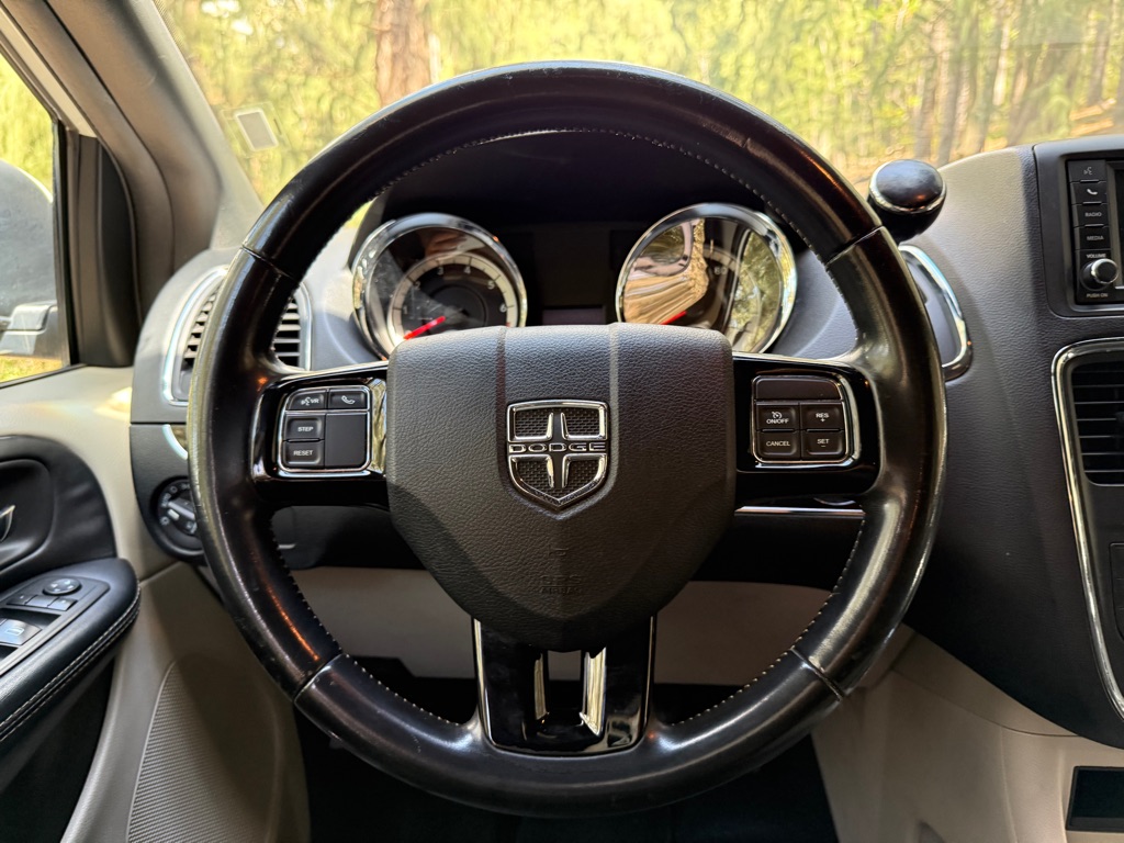 Photo 11 of this DODGE GRAND CARAVAN