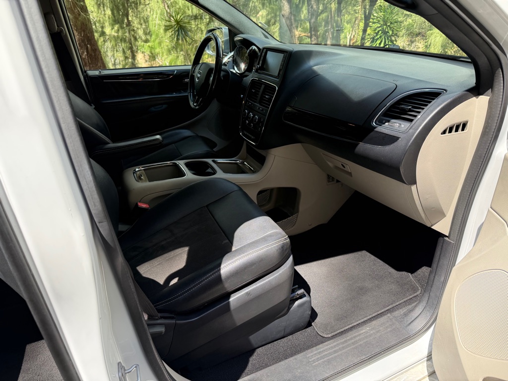 Photo 13 of this DODGE GRAND CARAVAN