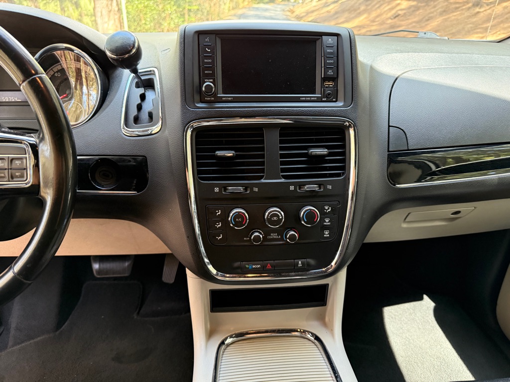 Photo 15 of this DODGE GRAND CARAVAN