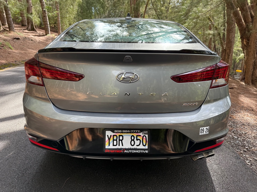 Photo 6 of this HYUNDAI ELANTRA