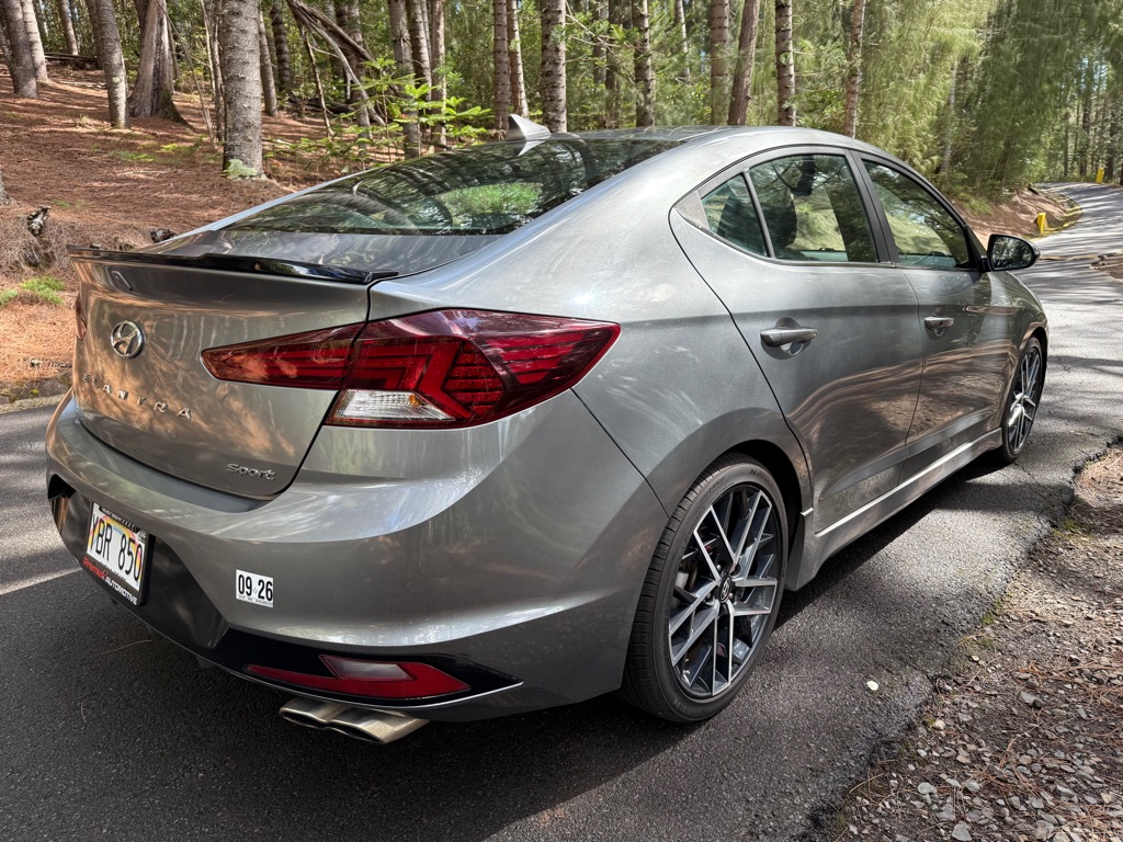 Photo 7 of this HYUNDAI ELANTRA