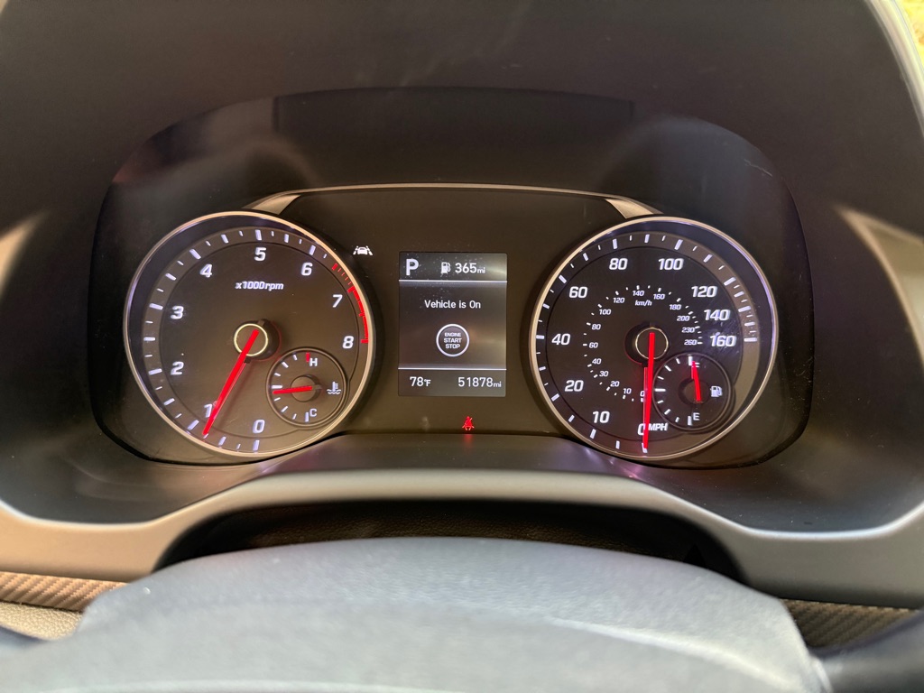 Photo 14 of this HYUNDAI ELANTRA