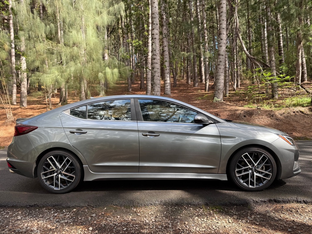 Photo 8 of this HYUNDAI ELANTRA