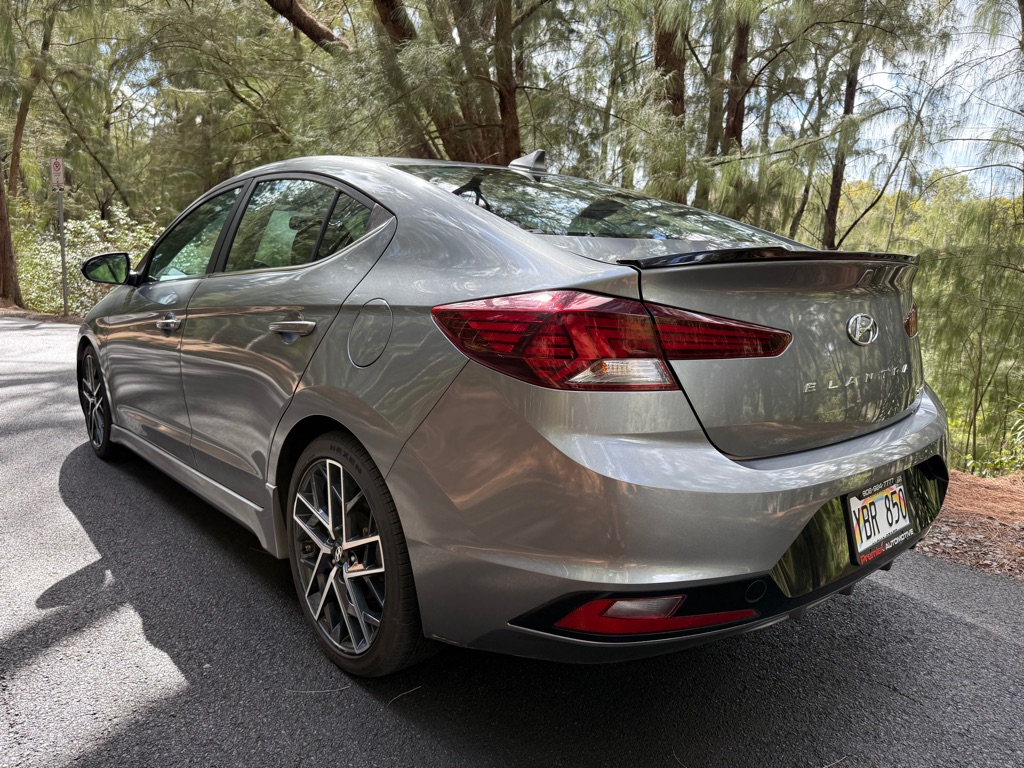 Photo 4 of this HYUNDAI ELANTRA