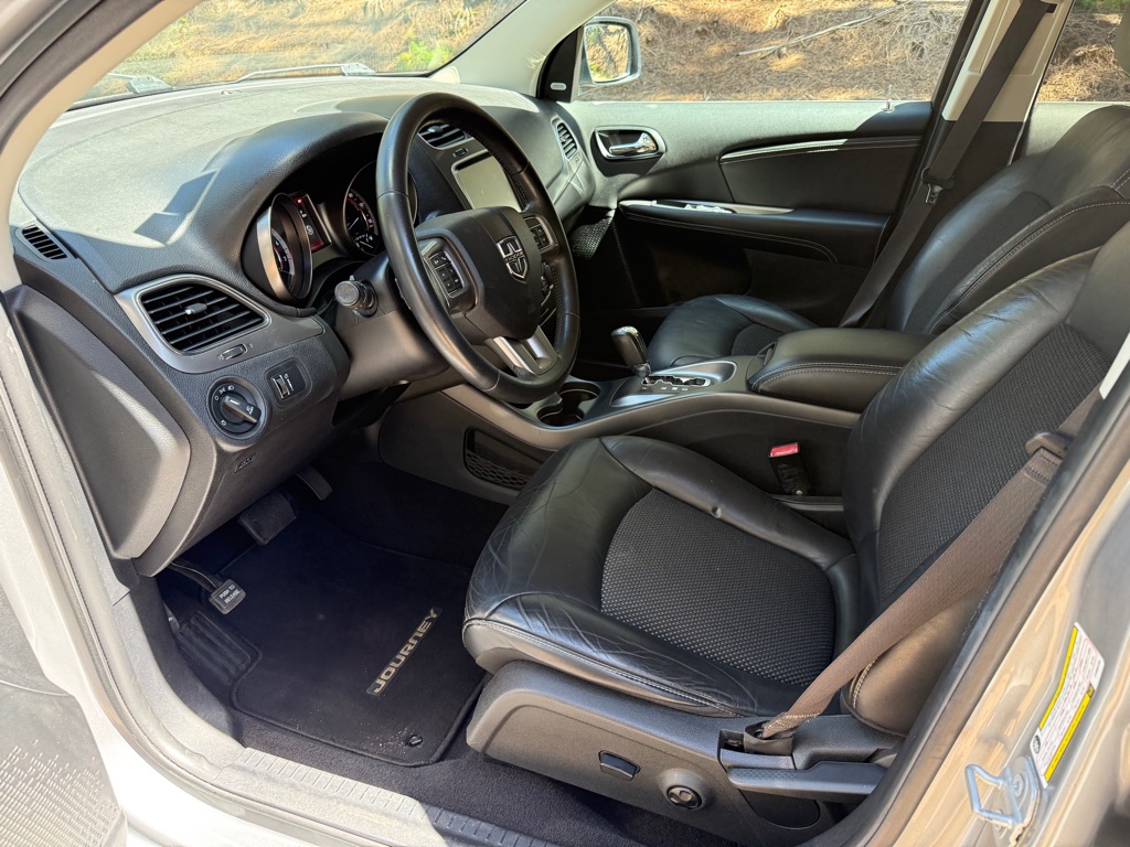 Photo 12 of this DODGE JOURNEY