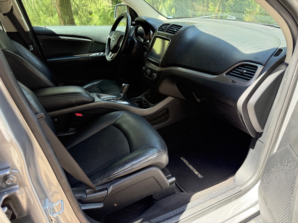 Photo 21 of this DODGE JOURNEY