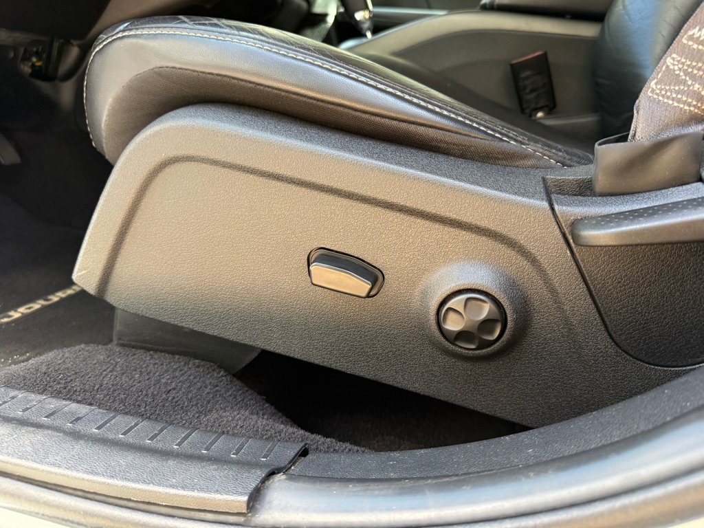 Photo 14 of this DODGE JOURNEY