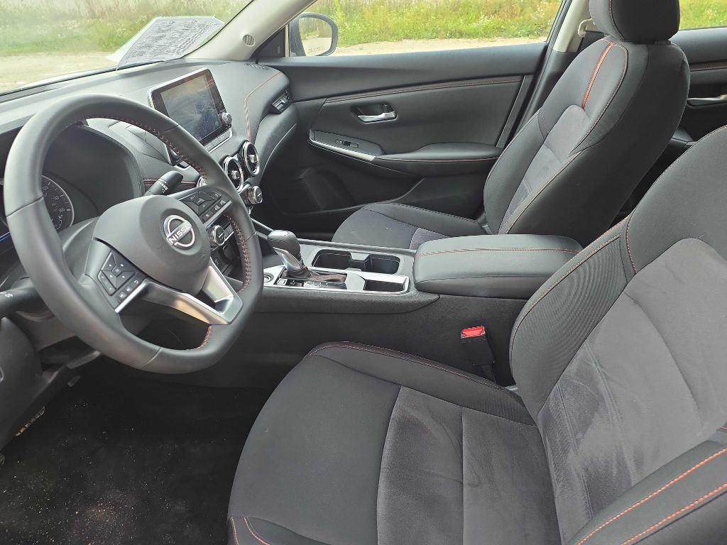 Photo 12 of this NISSAN SENTRA