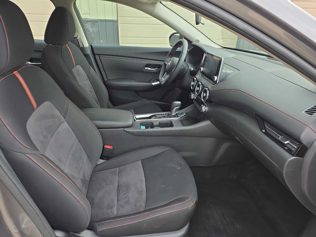 Photo 9 of this NISSAN SENTRA