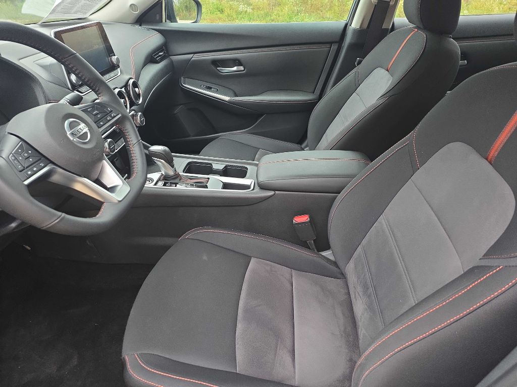 Photo 13 of this NISSAN SENTRA