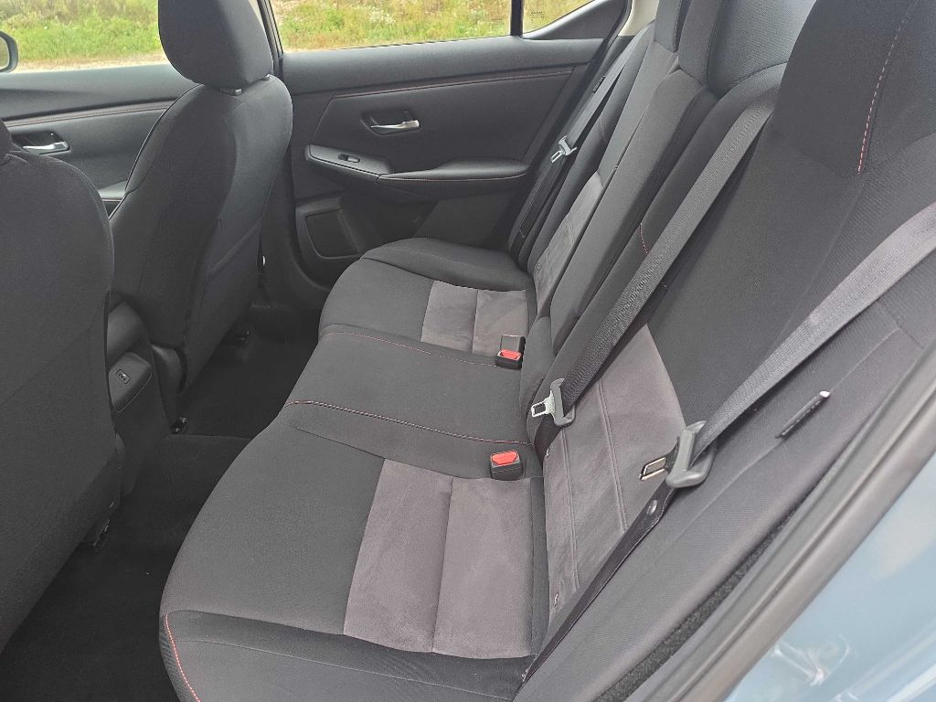 Photo 10 of this NISSAN SENTRA