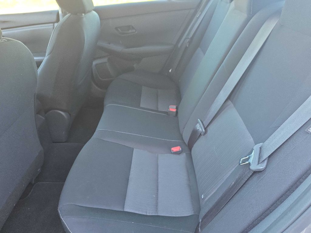 Photo 9 of this NISSAN SENTRA