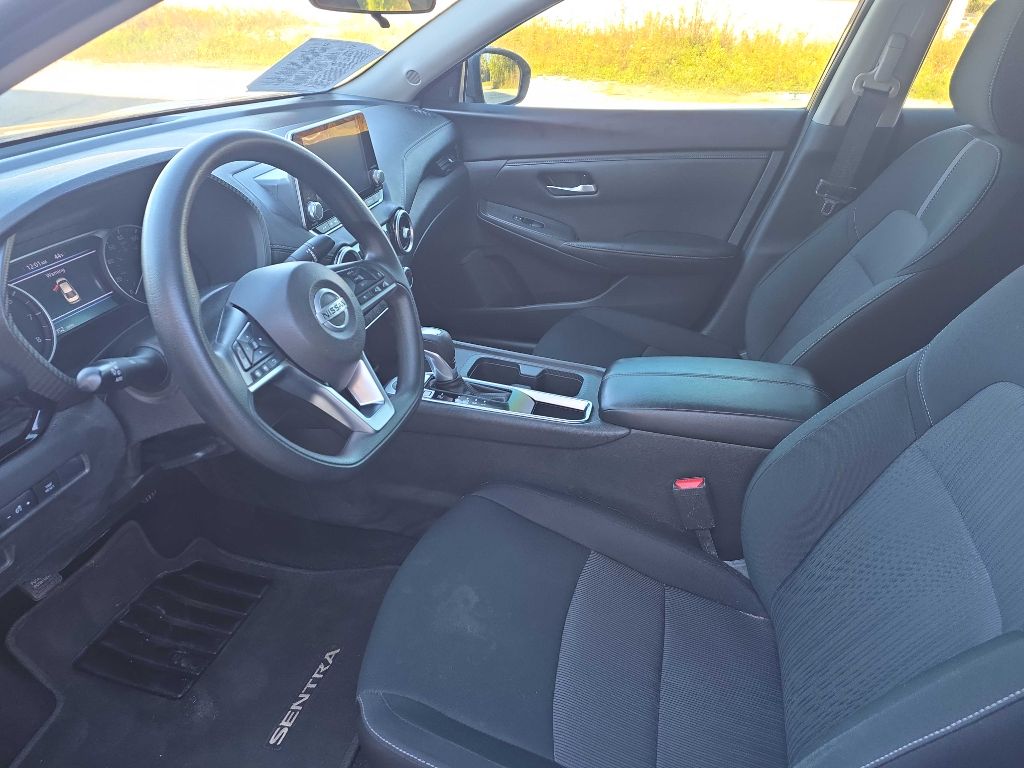 Photo 11 of this NISSAN SENTRA