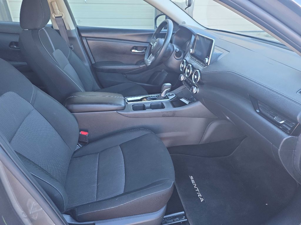 Photo 10 of this NISSAN SENTRA