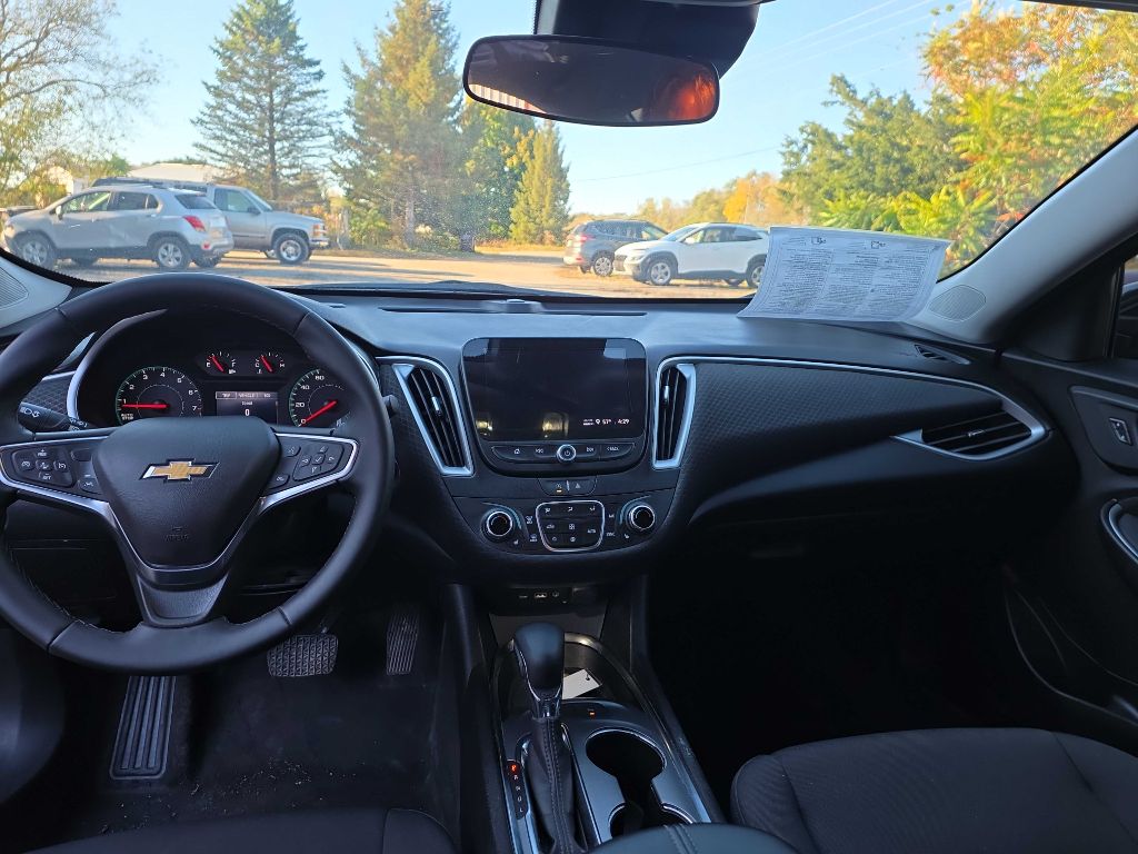 Photo 18 of this CHEVROLET MALIBU