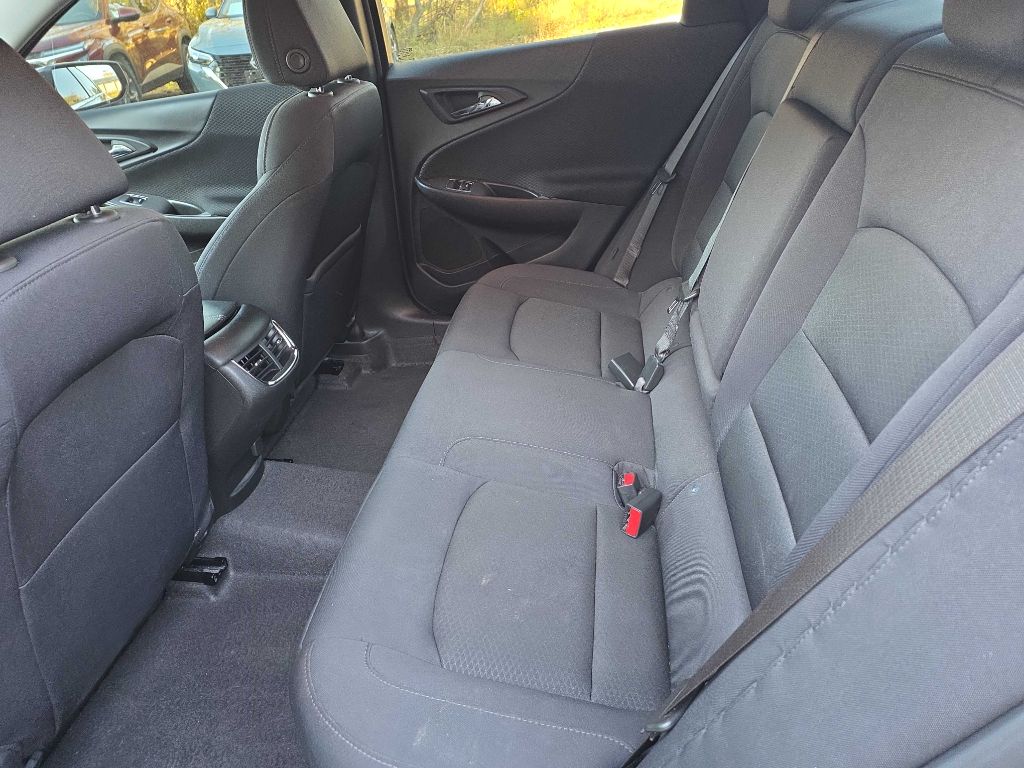 Photo 16 of this CHEVROLET MALIBU
