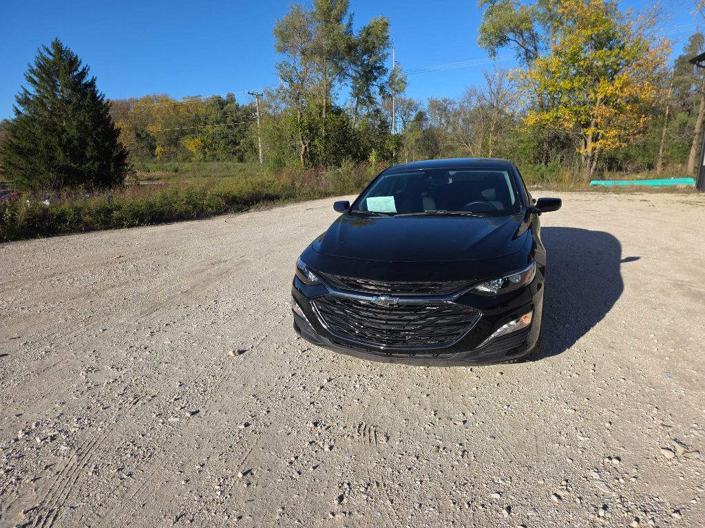 Photo 5 of this CHEVROLET MALIBU