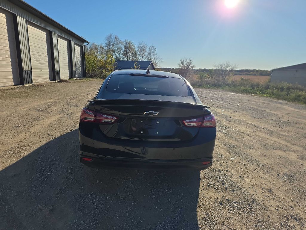 Photo 6 of this CHEVROLET MALIBU