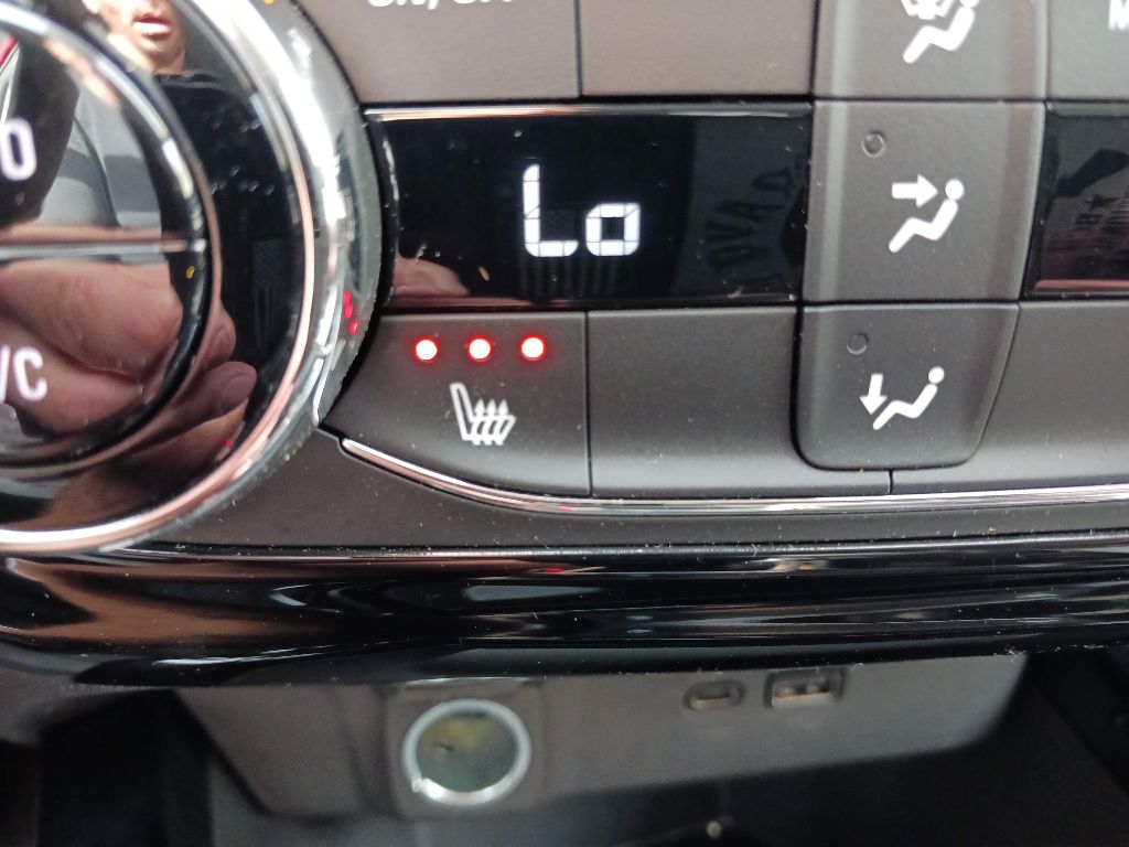 Photo 14 of this CHEVROLET TRAX