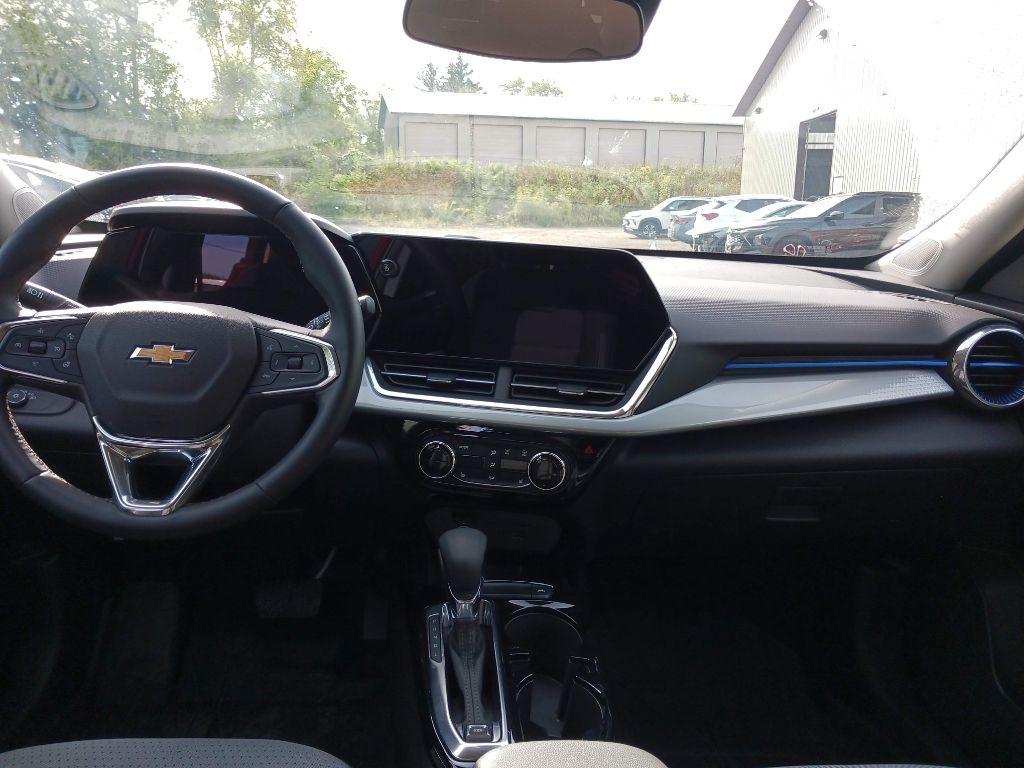 Photo 13 of this CHEVROLET TRAX