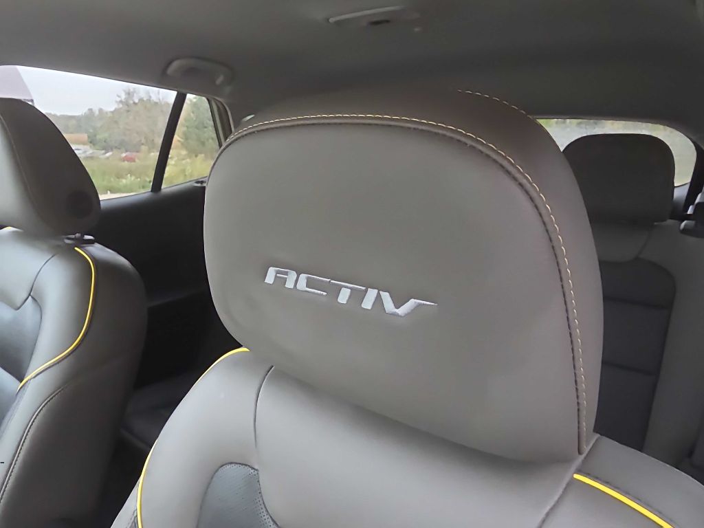 Photo 11 of this CHEVROLET TRAX