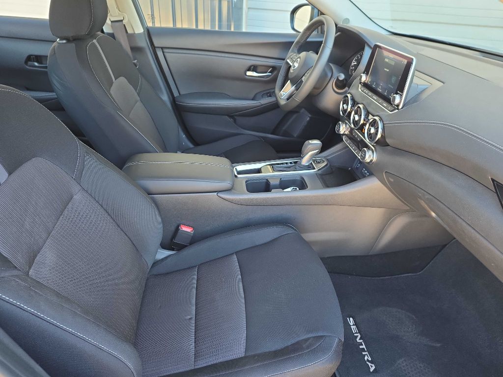 Photo 12 of this NISSAN SENTRA
