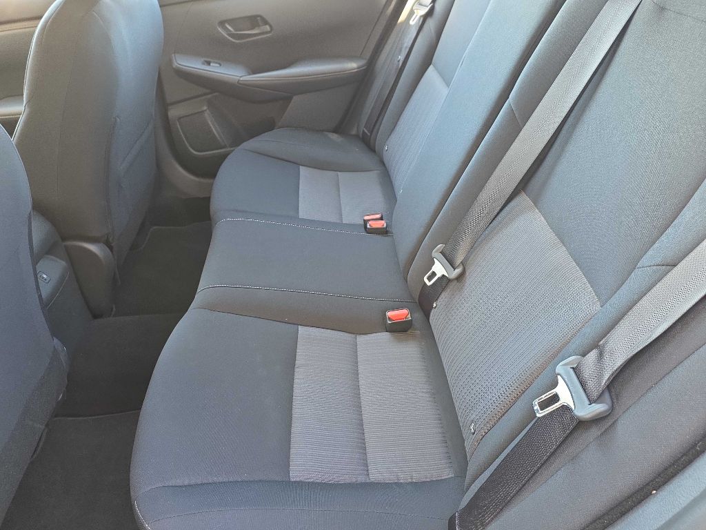 Photo 9 of this NISSAN SENTRA