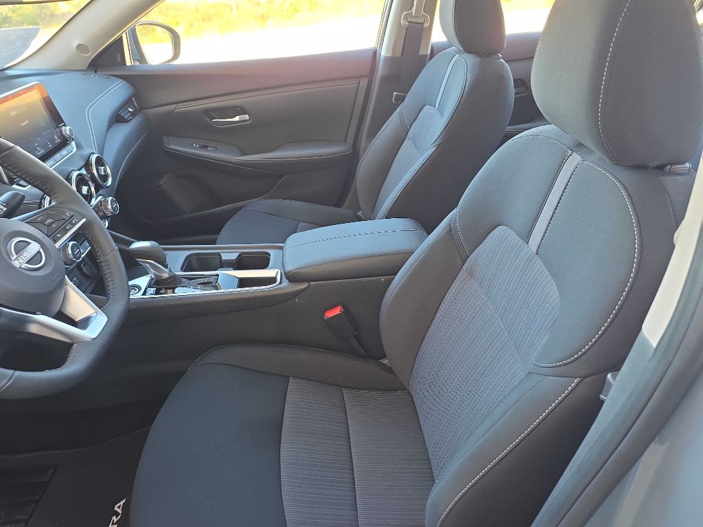 Photo 11 of this NISSAN SENTRA