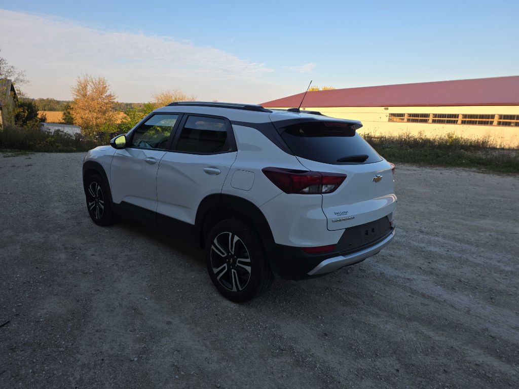 Photo 6 of this CHEVROLET TRAILBLAZER