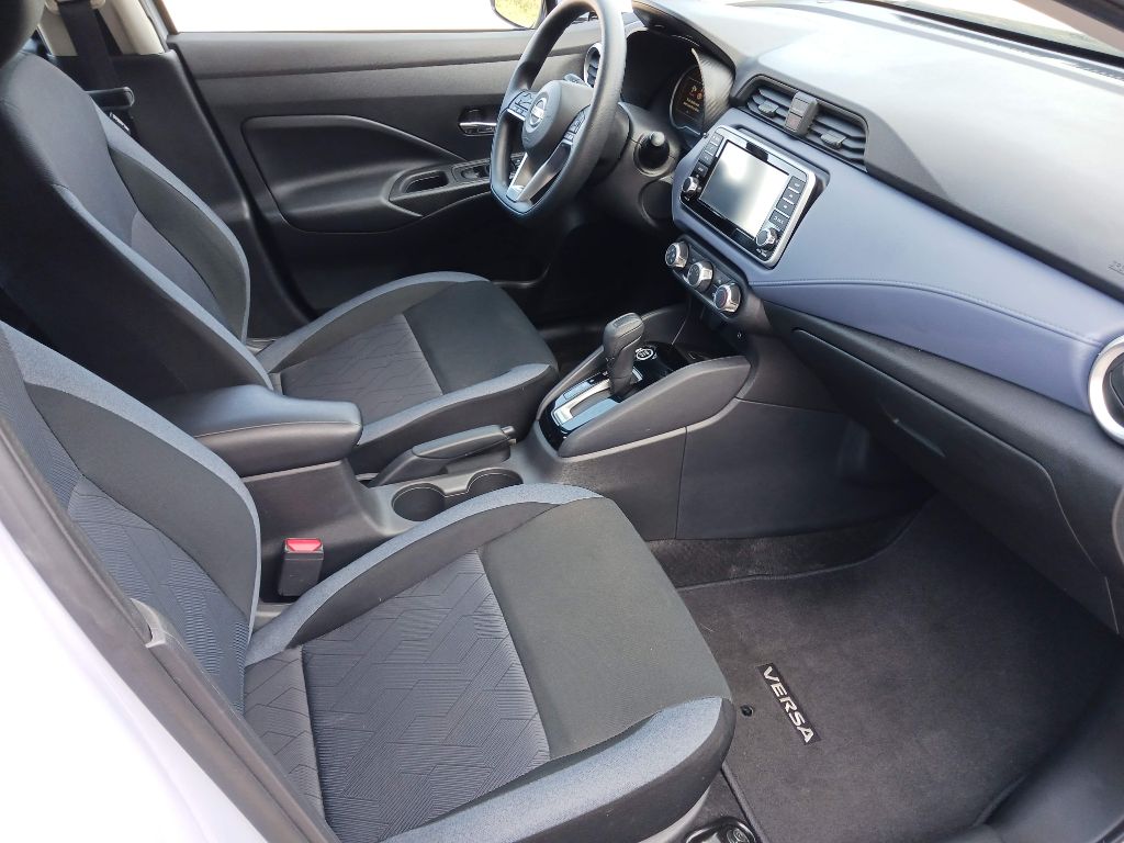 Photo 9 of this NISSAN VERSA