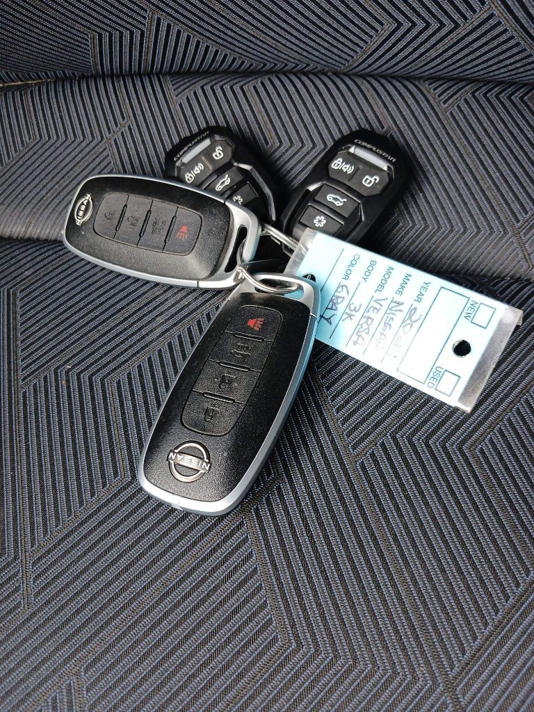 Photo 17 of this NISSAN VERSA