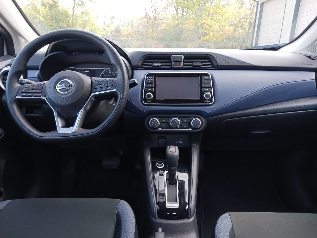 Photo 13 of this NISSAN VERSA