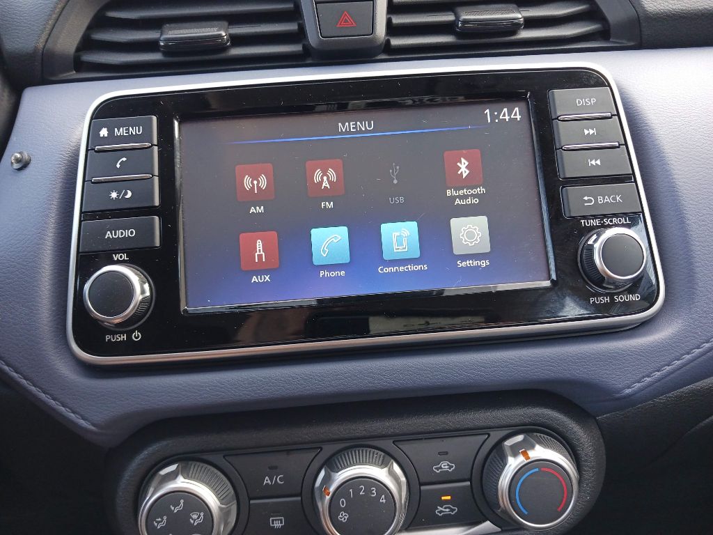 Photo 14 of this NISSAN VERSA